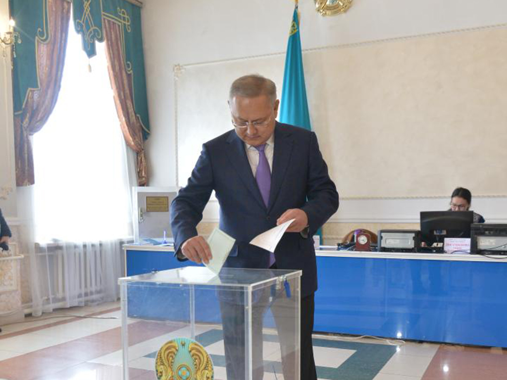 Бейбит Исабаев проголосовал на выборах