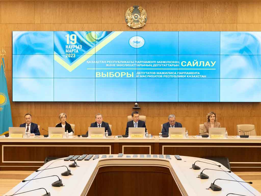 Депутаттар ант берді