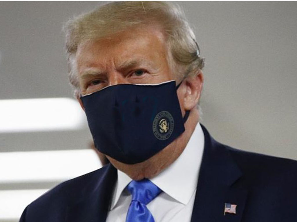Коронавирус: Трамп поверил в маски,