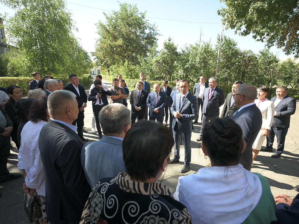 Спикер Сената Парламента Маулен Ашимбаев встретился с общественностью города Текели