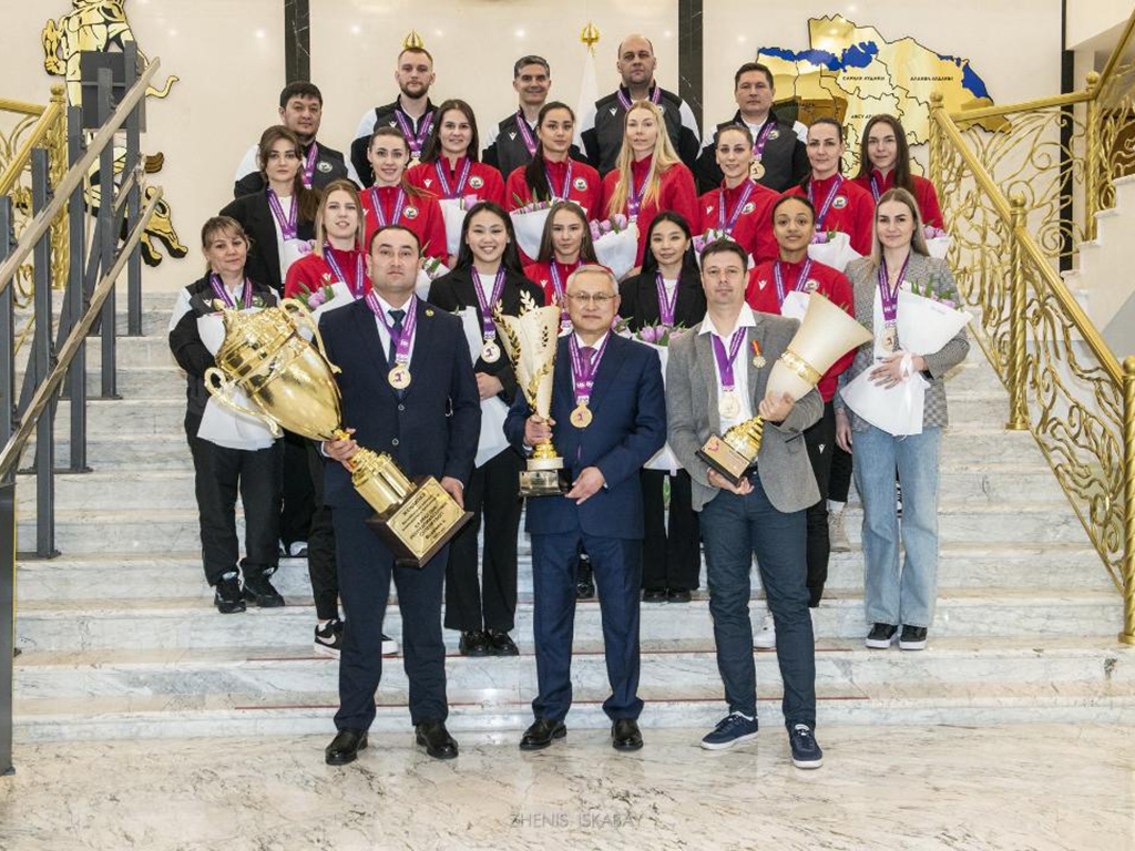 Глава региона провел встречу с чемпионами страны – женской волейбольной командой «Жетісу»