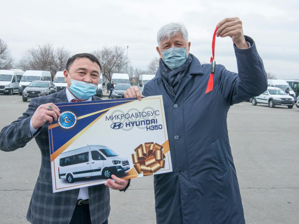 Алматы облысының спорт мектептеріне 22 автокөлік берілді