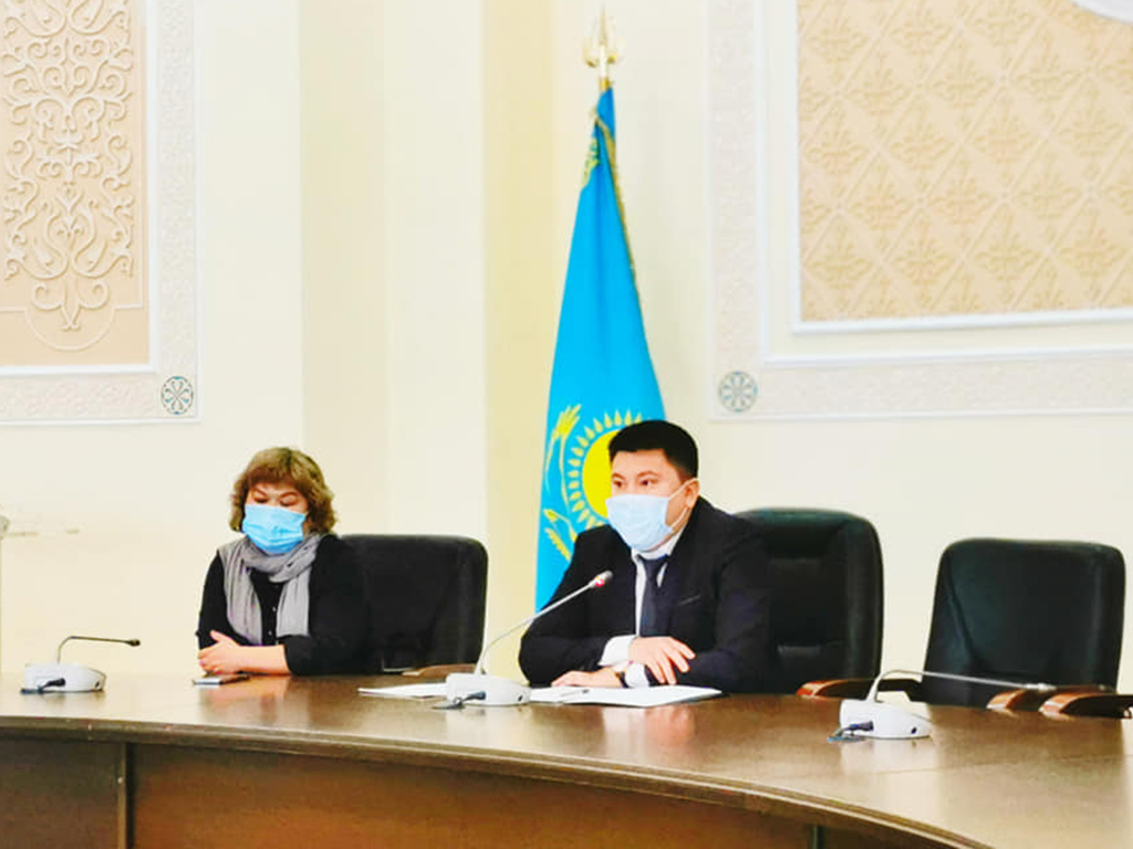 ОБЛЫСТЫҚ ТІЛДЕРДІ ДАМЫТУ ЖӨНІНДЕГІ БАСҚАРМАСЫНЫҢ ЖӘНЕ ОНЫҢ БАҒЫНЫСТЫ МЕКЕМЕНІҢ ҚЫЗМЕТКЕРЛЕРІНЕ СЫБАЙЛАС ЖЕМҚОРЛЫҚҚА ҚАРСЫ ЗАҢНАМАЛЫҚ НОРМАЛАР ТҮСІНДІРІЛДІ