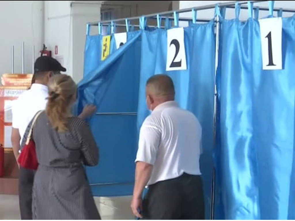 Бейпартиялық бақылау орталығының өкілдері сайлау учаскелеріне барды
