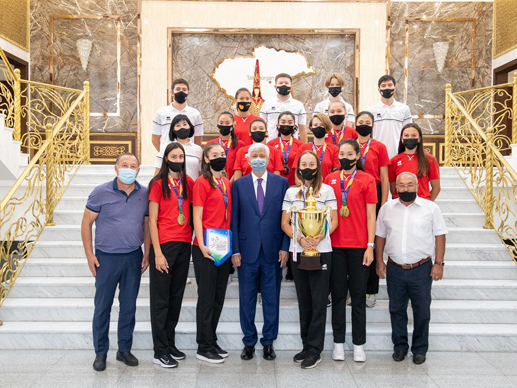 Волейбольная команда «Жетысу -2» свой кубок Азии посвятили 30 -летию Независимости страны