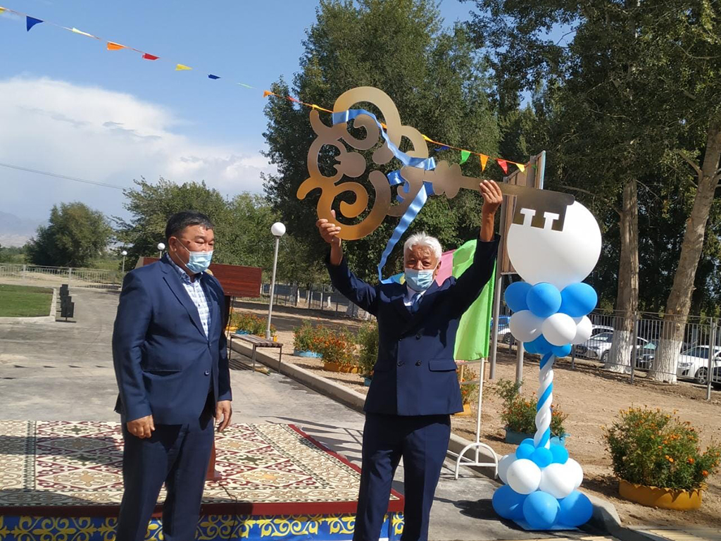 В День Конституции состоялось торжественное открытие школы имени Байбатшаева на 120 мест в селе Аккудык