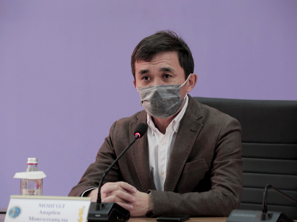 Директор областной больницы города Талдыкорган подробно рассказал о симптомах COVID-19