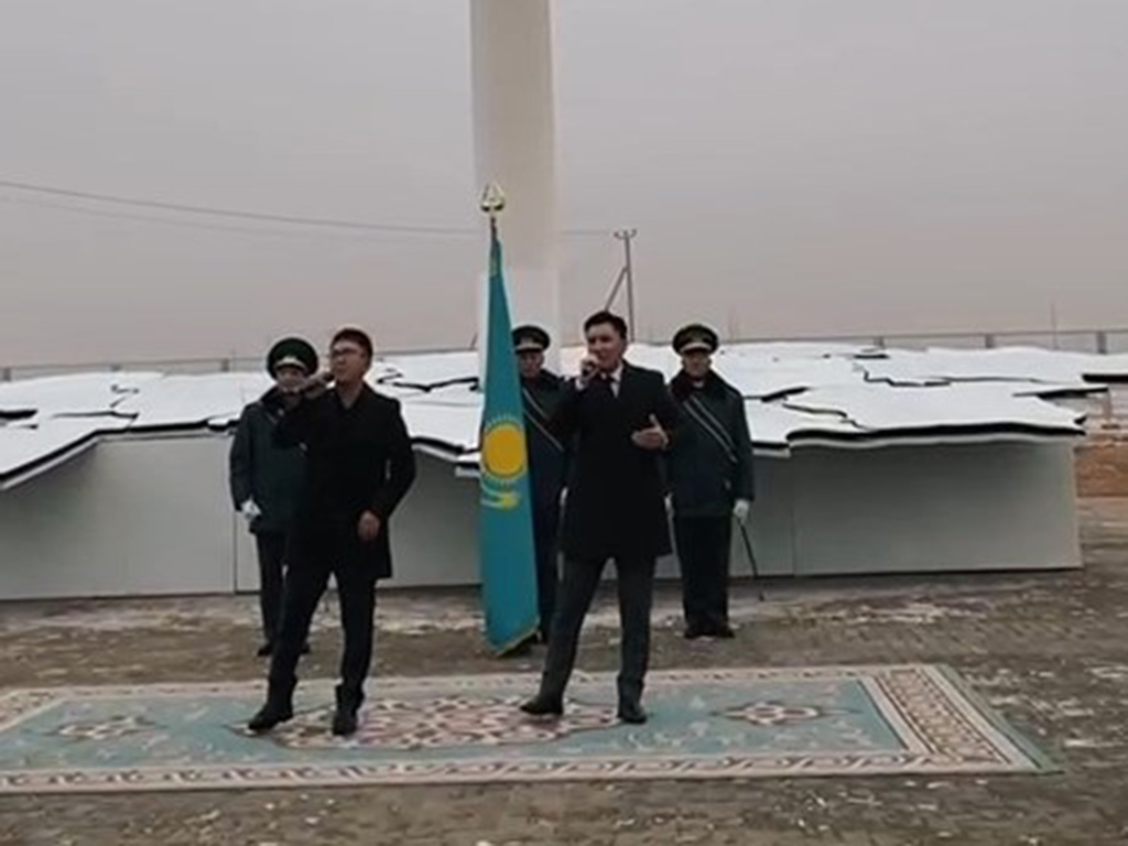 30-метровый флагшток установили в Алматинской области