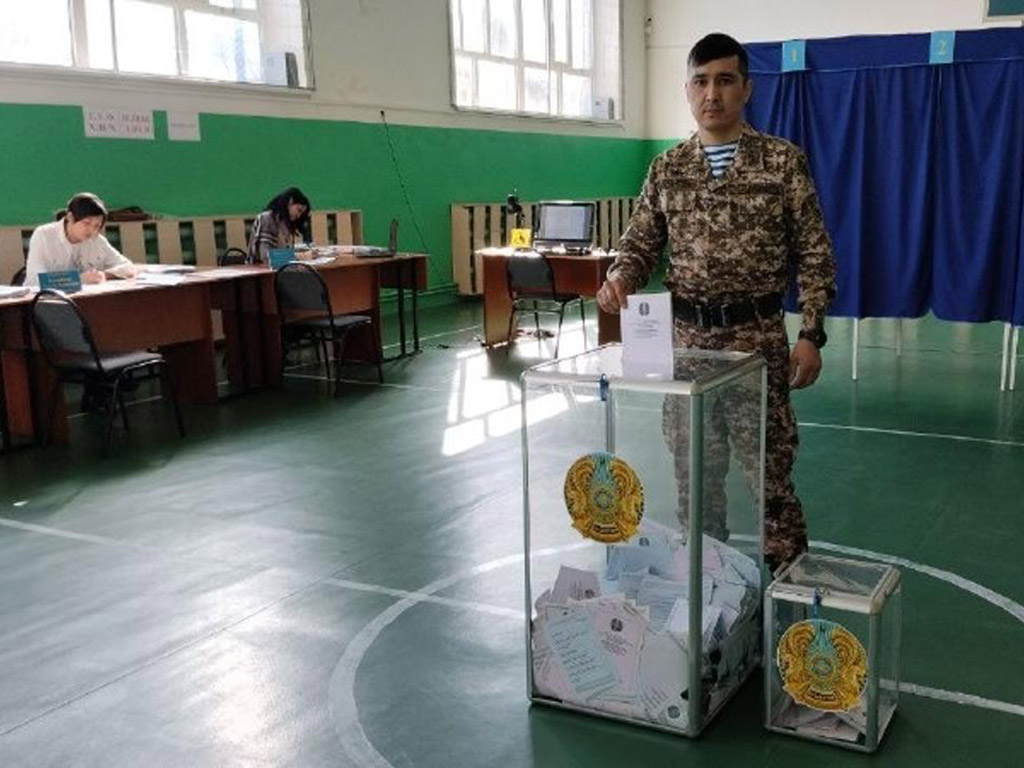 Военнослужащий-герой из Талдыкоргана отдал свой голос на выборах