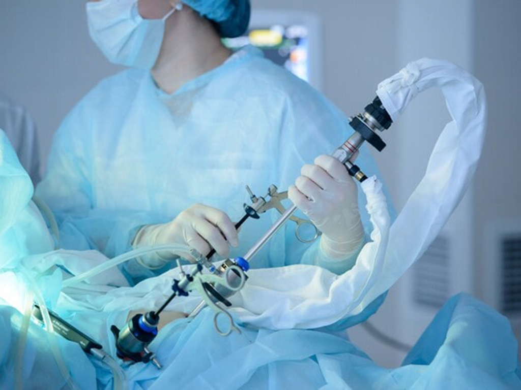 Быстрое восстановление и высокая эффективность: Каратальские врачи широко используют малоинвазивные методы хирургии