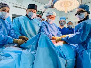 Кардиохирурги Алматинской области прооперировали пациента с пороком сердца