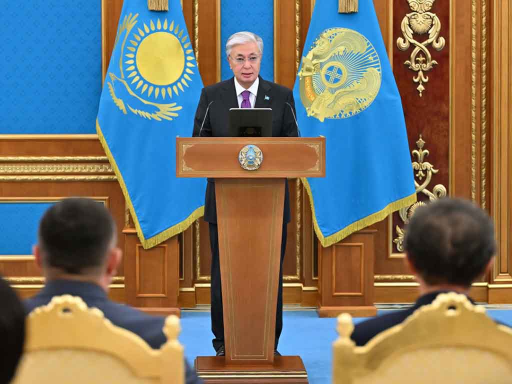 Президент поздравил с наступающим Днем учителя