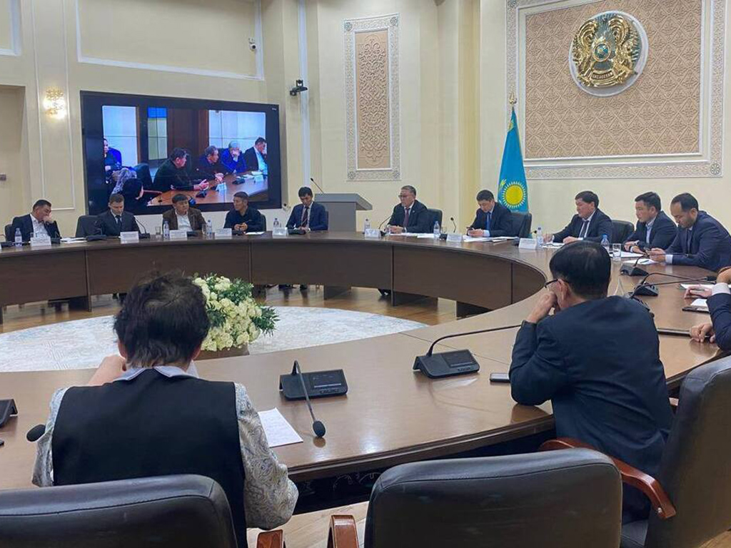 Вице-министр промышленности и строительства РК встретился с бизнесменами Жетiсу