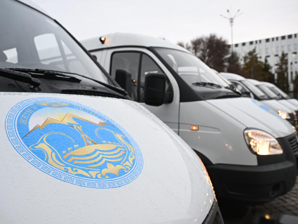 Учреждения культуры Жетісу получили ключи от автомобилей