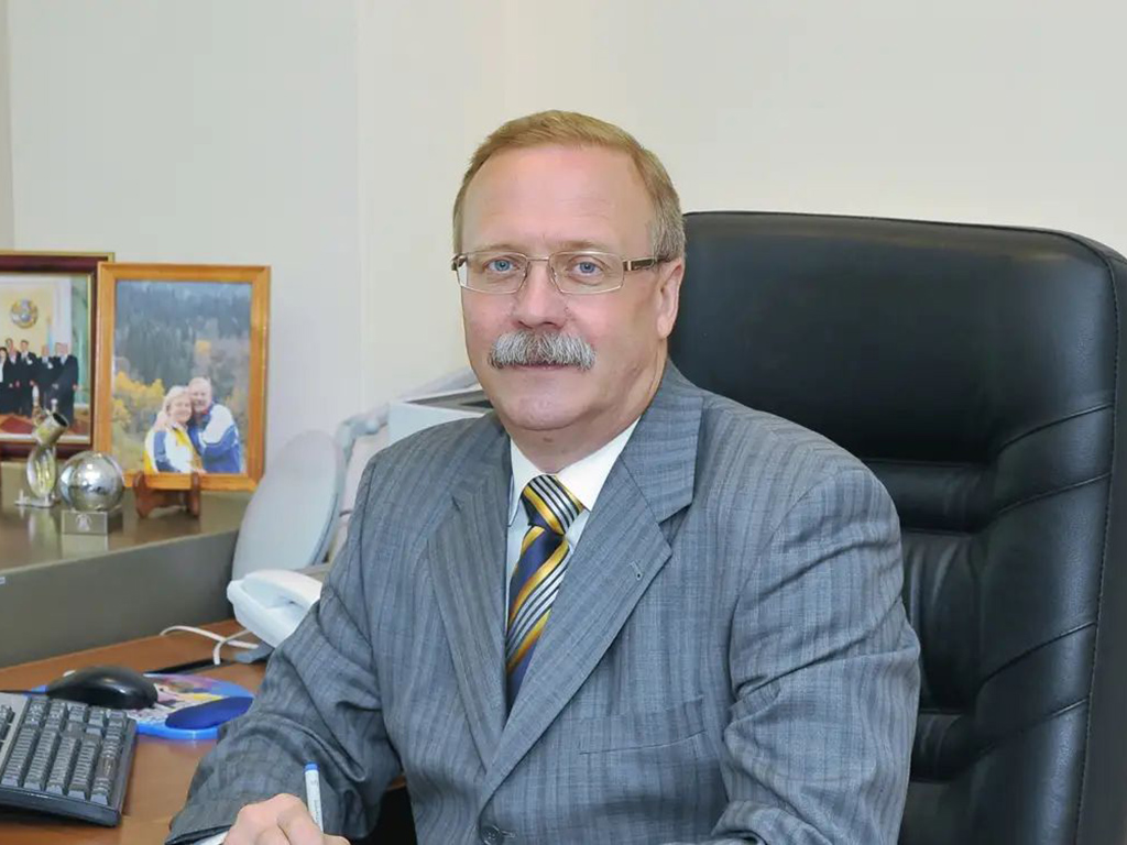 В проекте новой Конституции предложили закрепить разграничение прав гражданина и прав человека