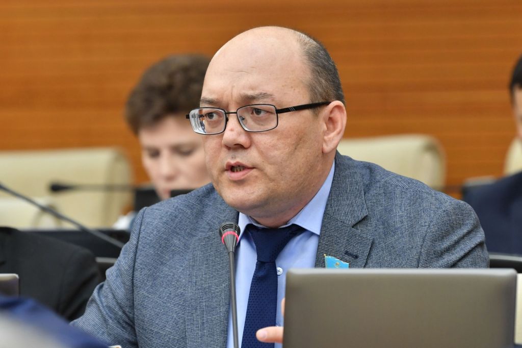 Новая Конституция формирует базу для устойчивой и человекоцентричной политики – Асхат Рахимжанов