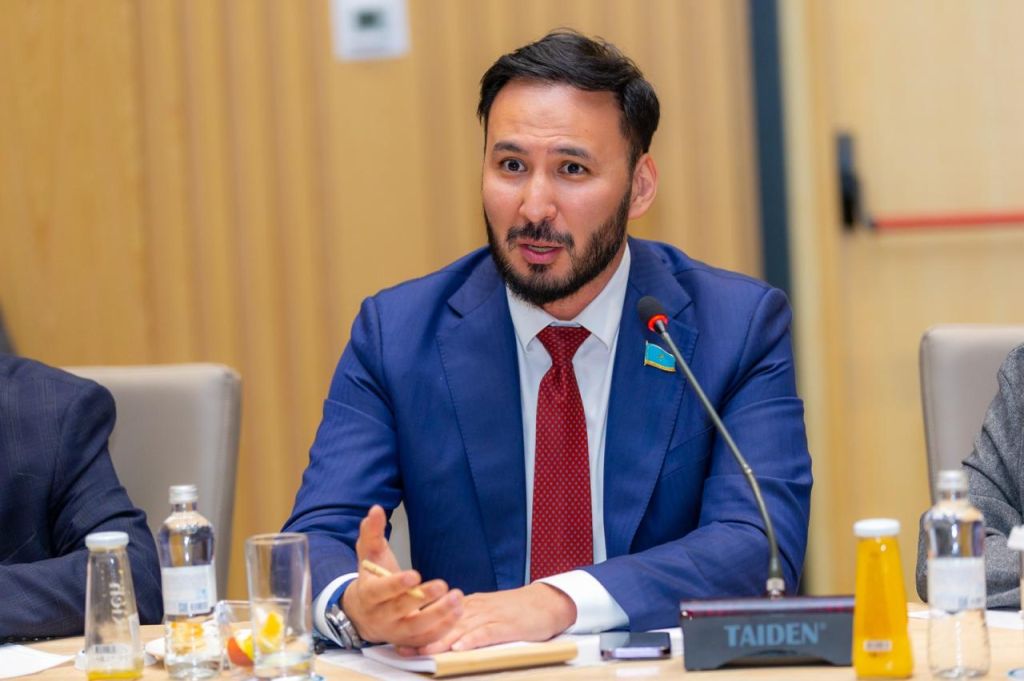 Партия «Respubliсa» поддерживает проект новой Конституции – Айдарбек Ходжаназаров