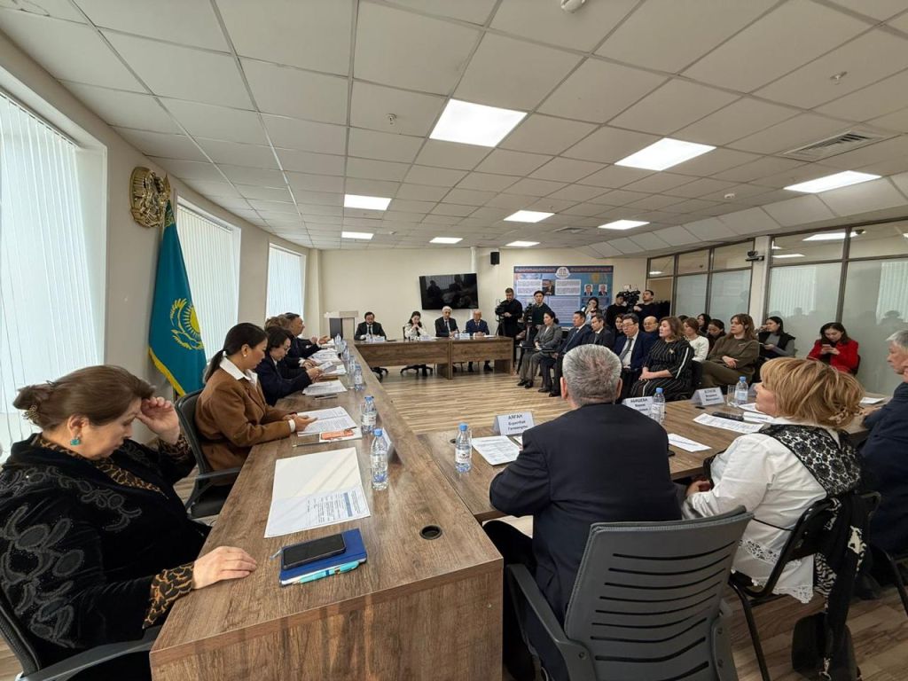 ЭКСПЕРТЫ ИНСТИТУТА ПАРЛАМЕНТАРИЗМА ВЫРАЗИЛИ ПОДДЕРЖКУ ПРОЕКТУ НОВОЙ КОНСТИТУЦИИ