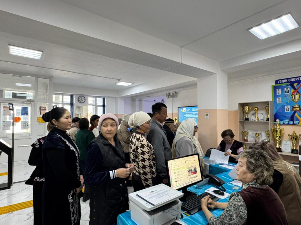 Все 200 жителей села Казахстан электорального возраста пришли одновременно на участок