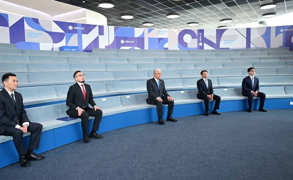 Президент Касым-Жомарт Токаев посетил Международный центр искусственного интеллекта Alem.ai