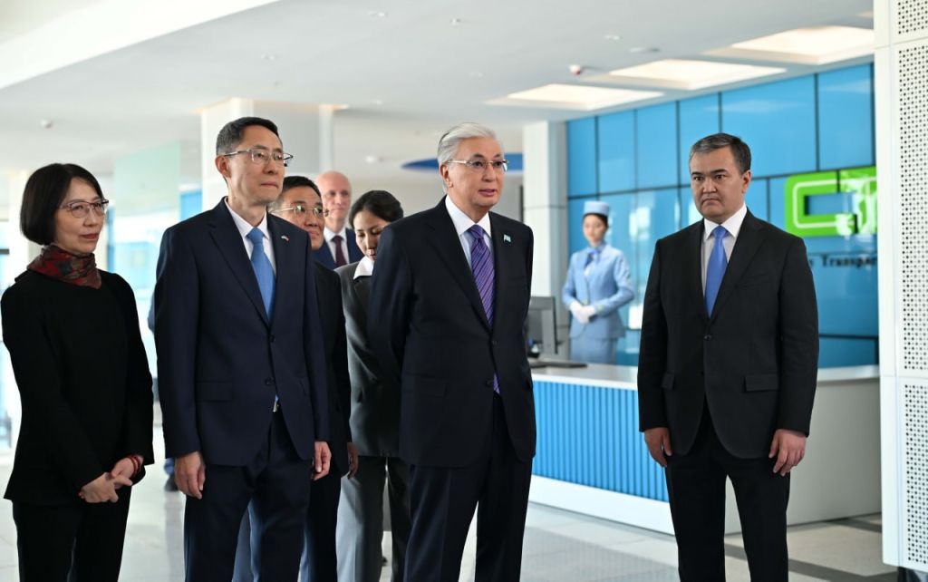 Президент запустил работу Astana LRT