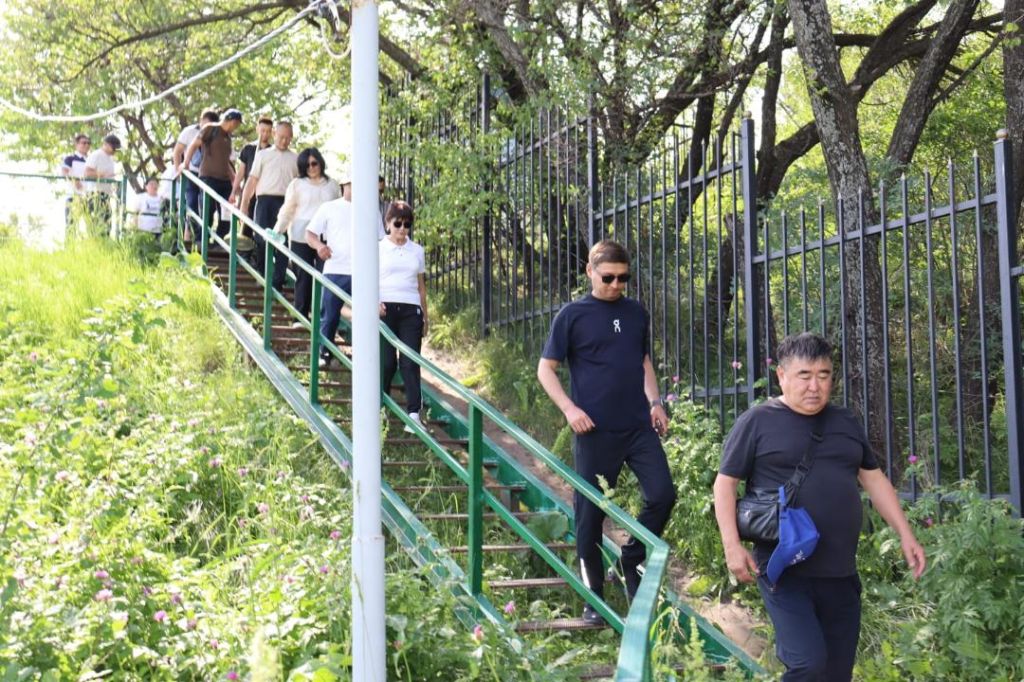 Патриотические акции и походы по туристическим маршрутам: в Жетісу встречают День государственных символов