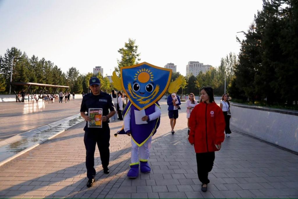 Очередной рейд по поддержанию порядка и чистоты провели в Центральном парке столицы