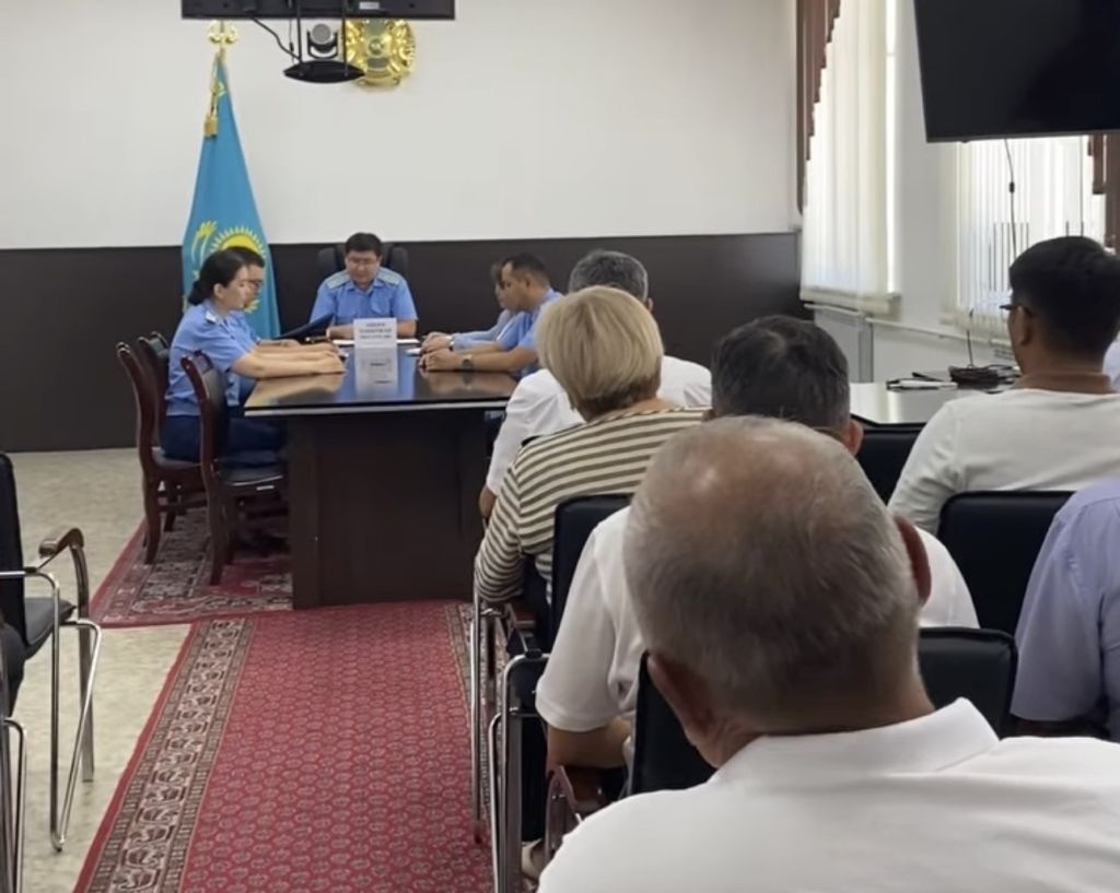 Прокуроры Ескельдинского района разъяснили правовые позиции Конституционного Суда