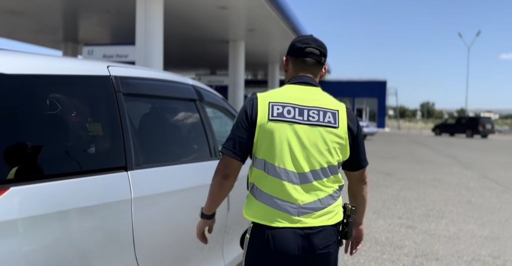 Три авто с иностранной регистрацией водворены на спецстоянку в Жетісу