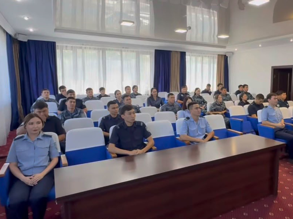 Молодые сотрудники полиции Жетісу