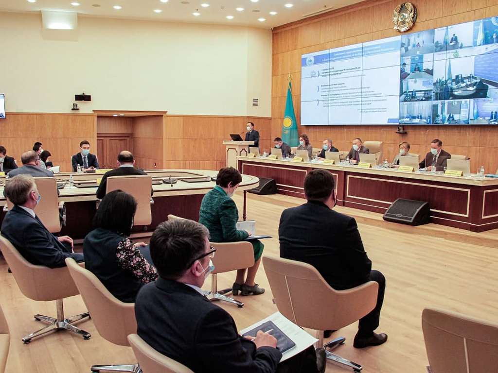 Заседание Центризбиркома о регистрации партийного списка Народной партии Казахстана, об аккредитации международных наблюдателей