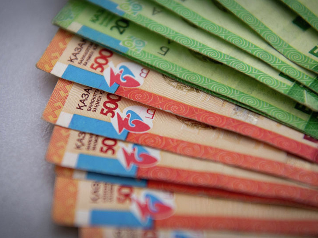 Әлеуметтік төлем 42 500 теңге: шотқа ақша қашан түседі