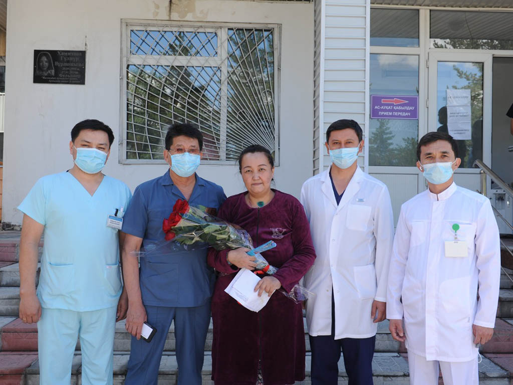 Впервые в Алматинской области врачи вылечили пациентку с полным поражением легких
