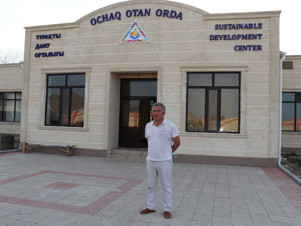 В Алматинской области меценат построил для сельчан бесплатный образовательно-досуговый центр