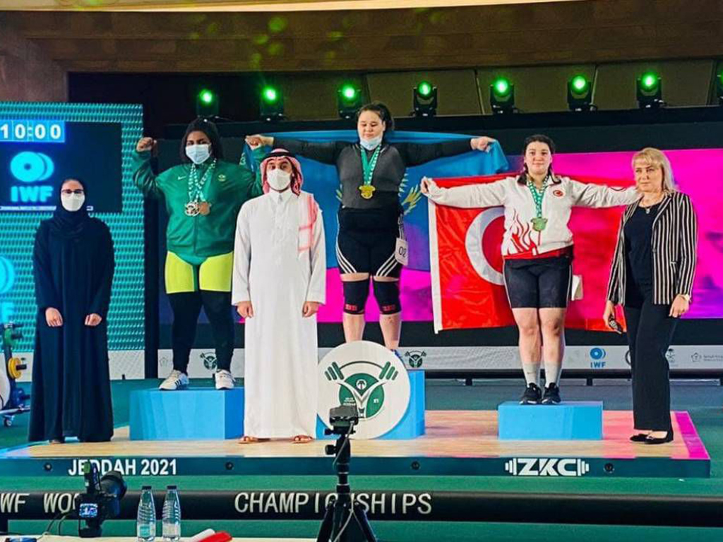 Вторую золотую медаль на юношеском чемпионате мира по тяжелой атлетике завоевала девушка из Жетысу