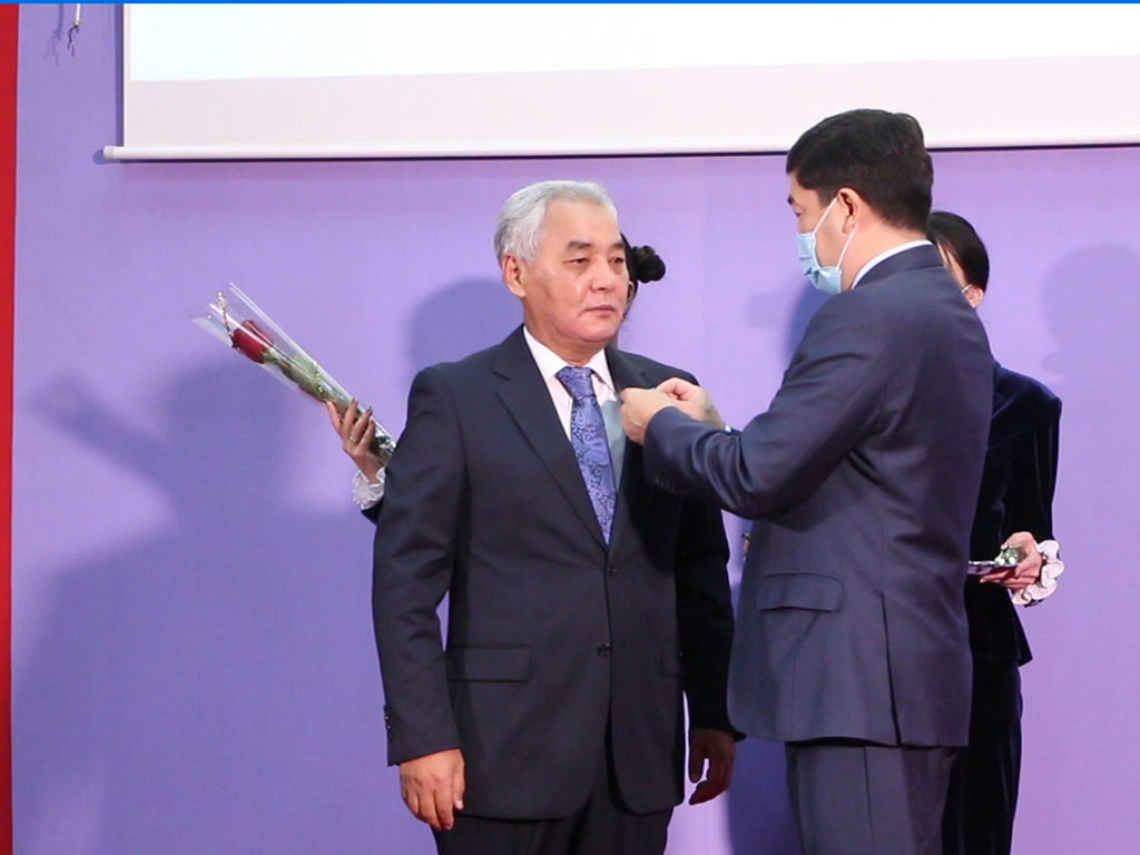 Медалью «Халық алғысы» наградили представителей СМИ в Алматинской области 