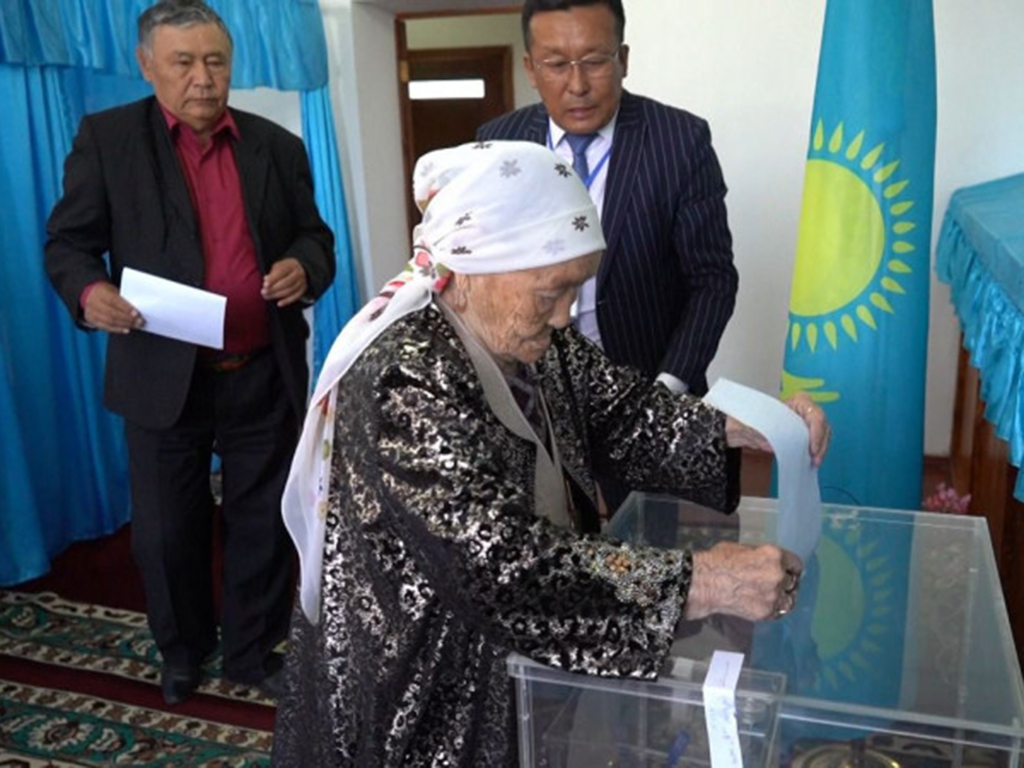 100-летняя жительница Алматинской области проголосовала на референдуме